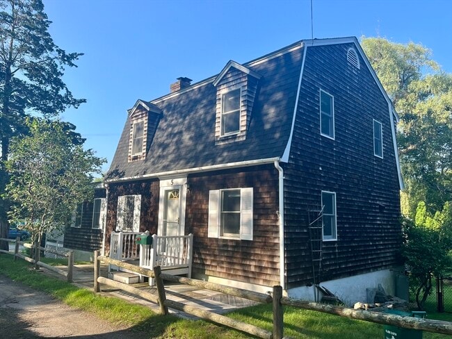 property at 5 High St Ct