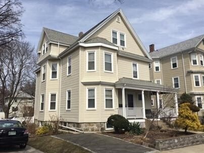 1475 Centre St in Boston, MA - Building Photo