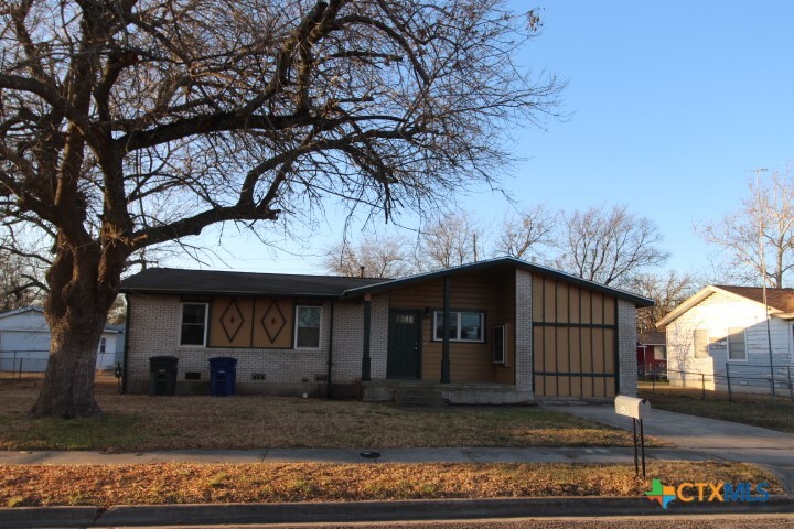 2409 Meadow Ln in Copperas Cove, TX - Building Photo