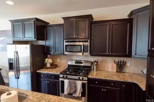 130 Wembley Dr in Clayton, NC - Building Photo - Building Photo