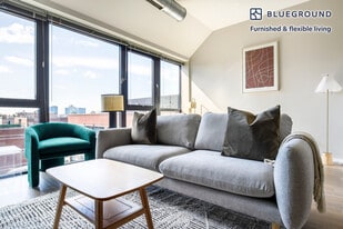 211 W Scott St in Chicago, IL - Building Photo