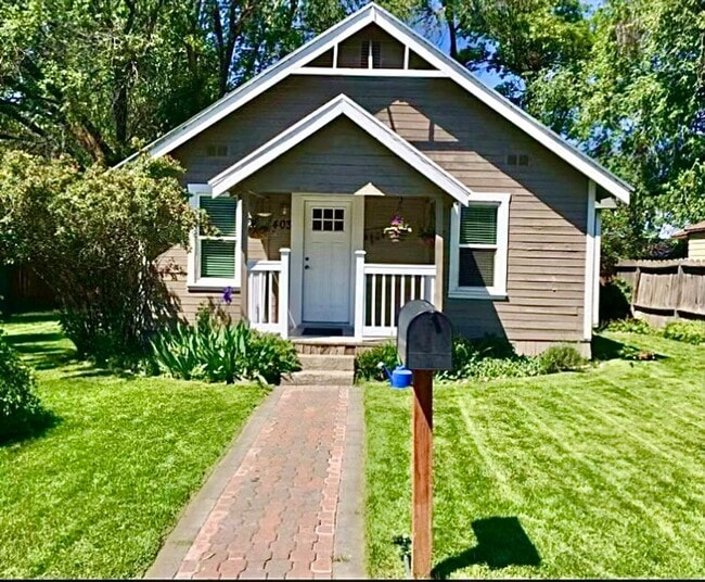 property at 403 S Pearl St