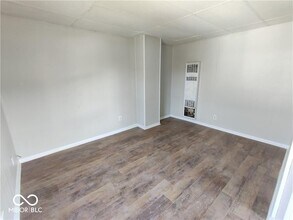 106 W Pennsylvania St in Shelbyville, IN - Building Photo - Building Photo