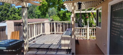 4233 Fairhaven Ave in Orange, CA - Foto de edificio - Building Photo