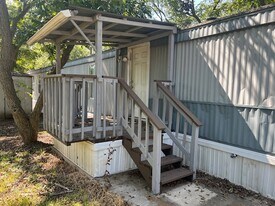 57 Mimosa St in Maxwell, TX - Building Photo