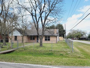 11002 Melba Ln in Houston, TX - Foto de edificio - Building Photo