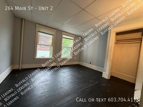 264 Main St, Unit Unit 2 in Tilton, NH - Building Photo - Building Photo