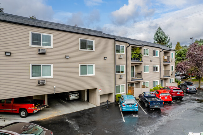 Upper Division Apartments in Portland, OR - Building Photo - Building Photo