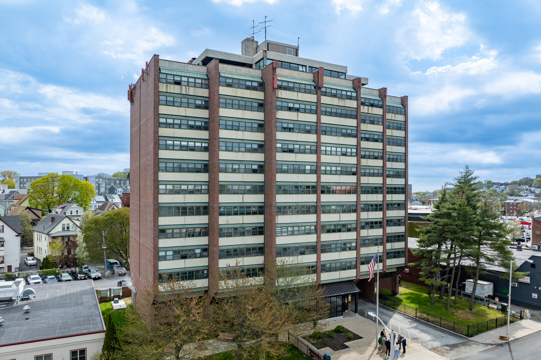 Glendale Towers in Everett, MA - Building Photo