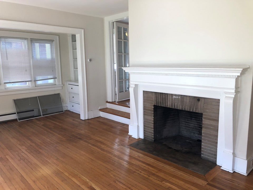 220 Lexington Avenue Apartments in Buffalo, NY - Building Photo