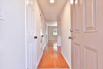 1329 Essex Way in San Jose, CA - Building Photo - Building Photo