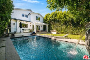 4268 Colbath Ave in Los Angeles, CA - Building Photo