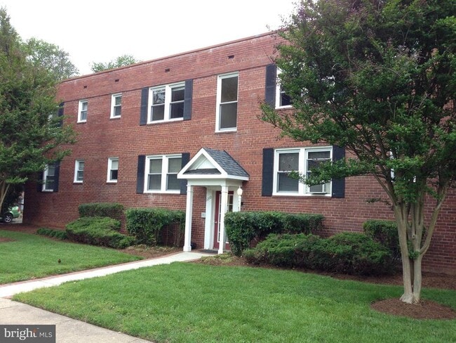 property at 1210 N Kenilworth St