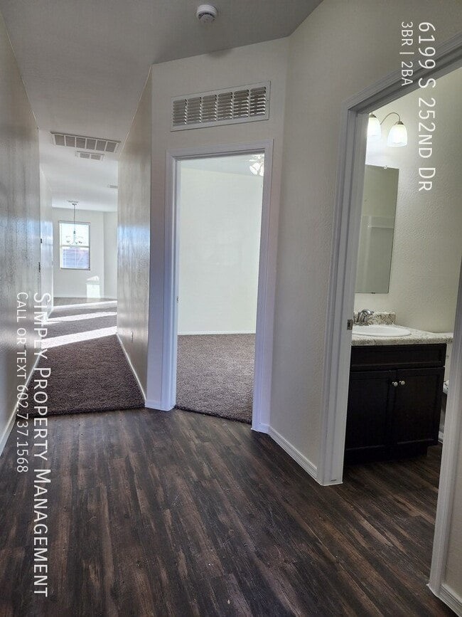 6199 S 252nd Dr in Buckeye, AZ - Building Photo - Building Photo