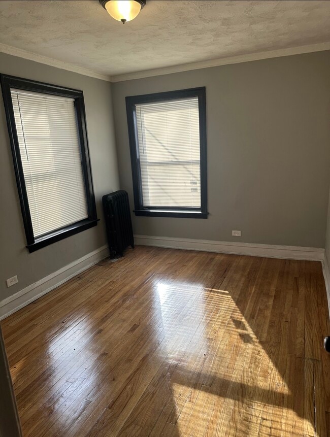 7948 S Drexel Ave in Chicago, IL - Foto de edificio - Building Photo