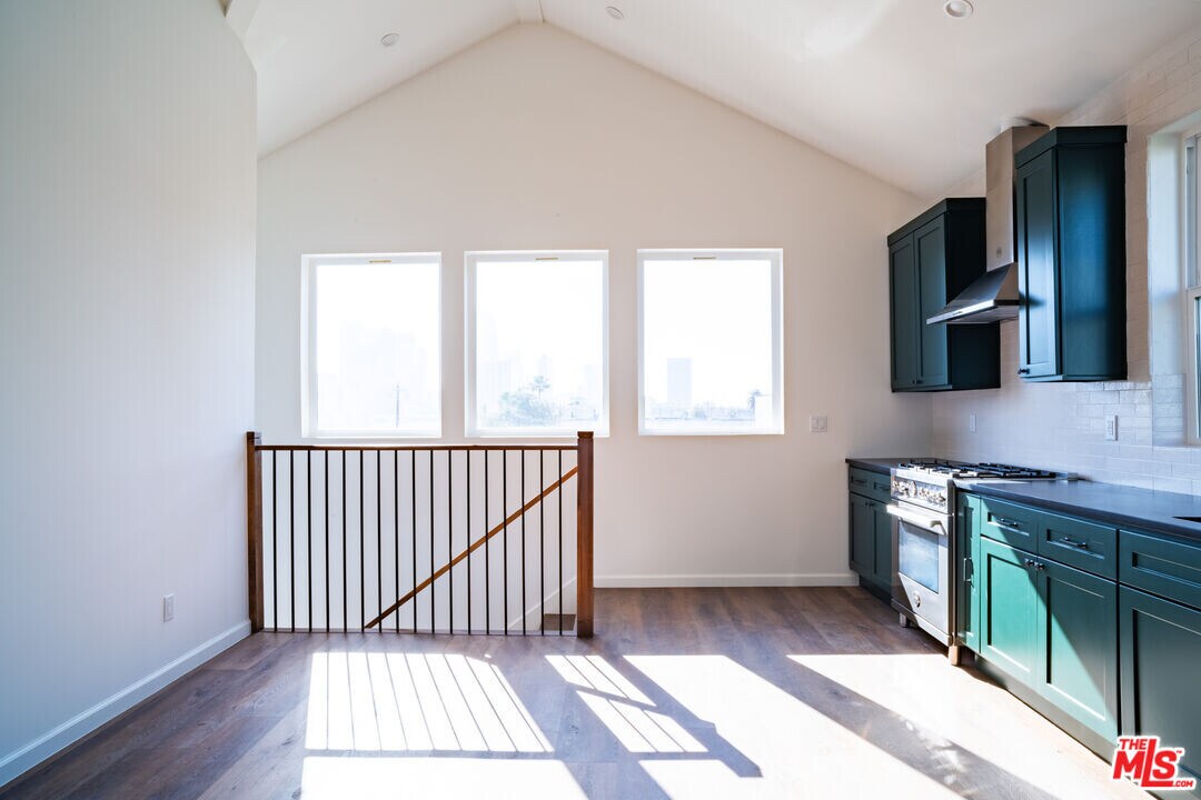 401 1/2 Firmin St in Los Angeles, CA - Building Photo