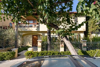 859 Westbourne Dr in West Hollywood, CA - Building Photo - Building Photo