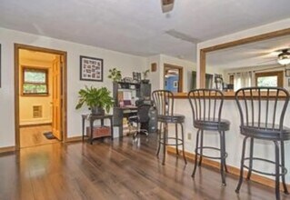 393 Kelley Blvd, Unit Apartment 1 in North Attleboro, MA - Building Photo - Building Photo