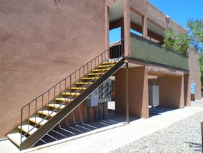 Courtyard Apartments in Albuquerque, NM - Building Photo - Building Photo