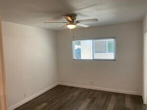 1423 W Lingan Ln, Unit 1 in Santa Ana, CA - Building Photo - Building Photo