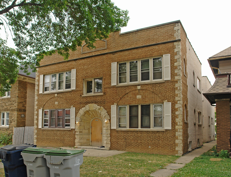 3068 N 44th St in Milwaukee, WI - Building Photo