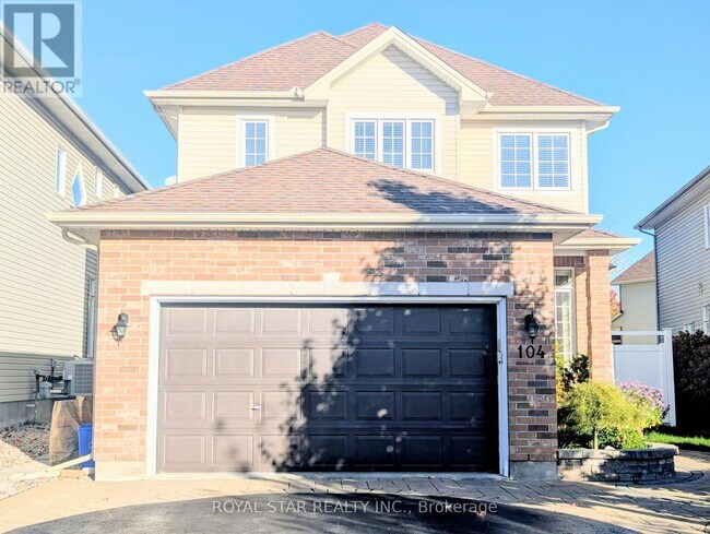 104 Bridgestone Dr in Ottawa, ON - Building Photo - Building Photo