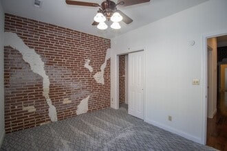 10 N 10th St in Columbia, MO - Building Photo - Building Photo