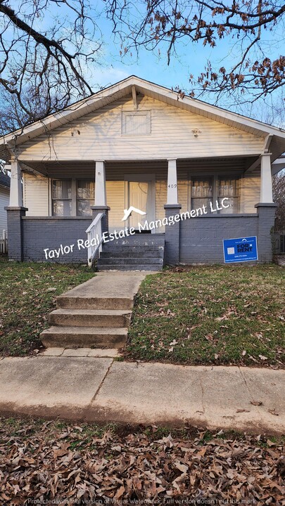 409 Howell St in Florence, AL - Building Photo