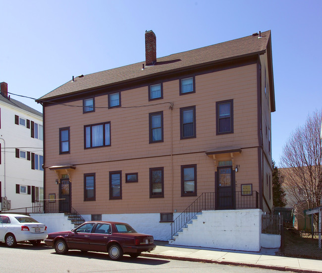 81-89 Crawford St in Fall River, MA - Foto de edificio - Building Photo