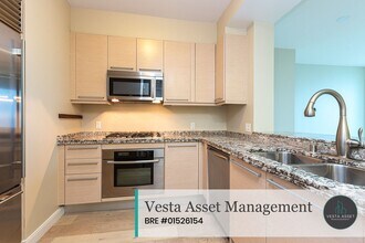 425 1st St in San Francisco, CA - Foto de edificio - Building Photo