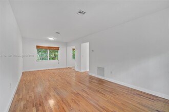 411 Santander Ave in Coral Gables, FL - Building Photo - Building Photo