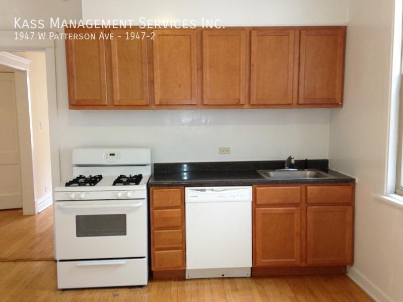1947 W Patterson Ave in Chicago, IL - Building Photo