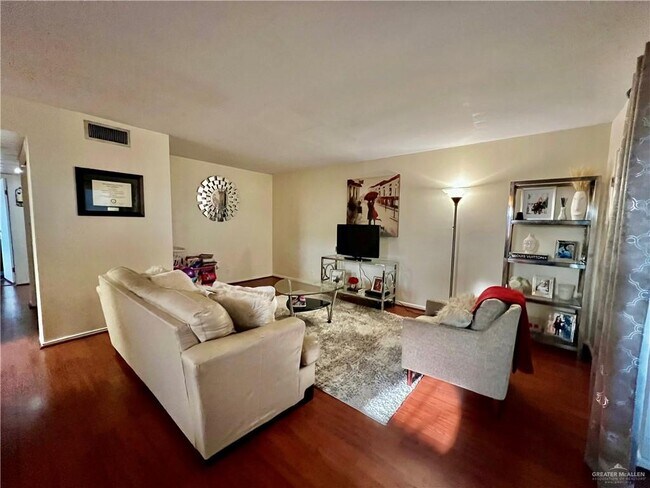 2700 Parker Ln in McAllen, TX - Building Photo - Building Photo