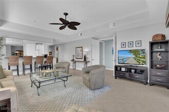 6413 Legacy Cir in Naples, FL - Building Photo - Building Photo