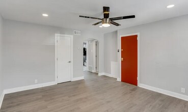 6320 Magnolia St in Philadelphia, PA - Foto de edificio - Building Photo