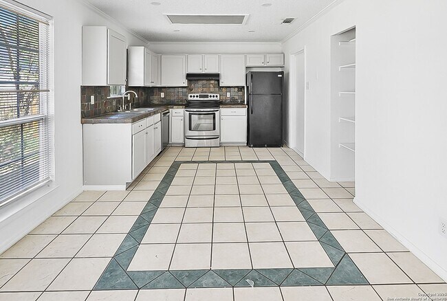 3815 Pipers Crest St in San Antonio, TX - Building Photo - Building Photo