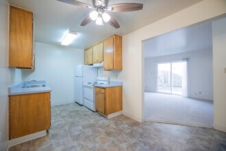 Newport Apartments in San Leandro, CA - Building Photo - Building Photo