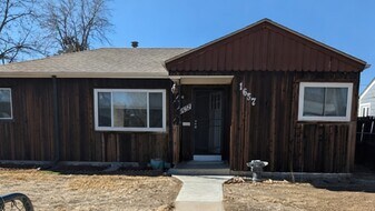 1657 N Moline St in Aurora, CO - Building Photo