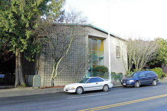 Norman Arms Apartments in Seattle, WA - Building Photo - Building Photo