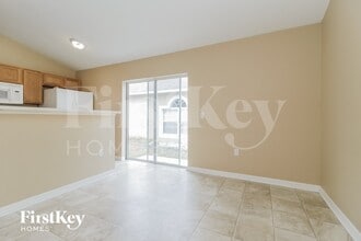 2684 Whispering Trails Dr in Winter Haven, FL - Building Photo - Building Photo