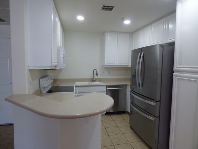 350 K St, Unit 415 in San Diego, CA - Foto de edificio - Building Photo