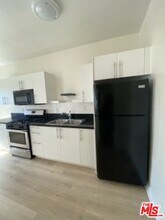 814 S Hobart Blvd in Los Angeles, CA - Building Photo - Building Photo