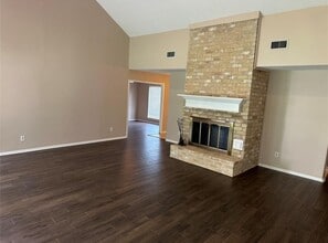 17406 Spicewood Springs Ln in Spring, TX - Foto de edificio - Building Photo