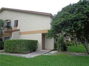 111 Gardens Dr in Pompano Beach, FL - Building Photo - Building Photo