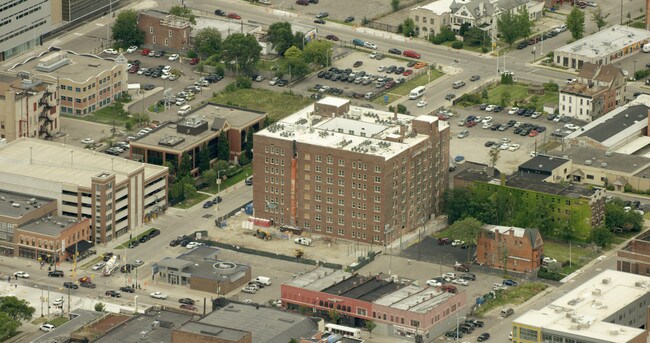 Strathmore Apartments in Detroit, MI - Foto de edificio - Building Photo