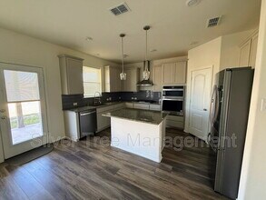 117 Wild Onion Ln in Fort Worth, TX - Building Photo - Building Photo