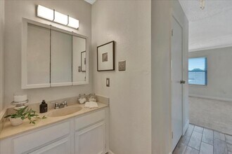 1907 Glencove Dr in Seabrook, TX - Building Photo - Building Photo