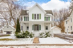 98 South Ave in Webster, NY - Building Photo