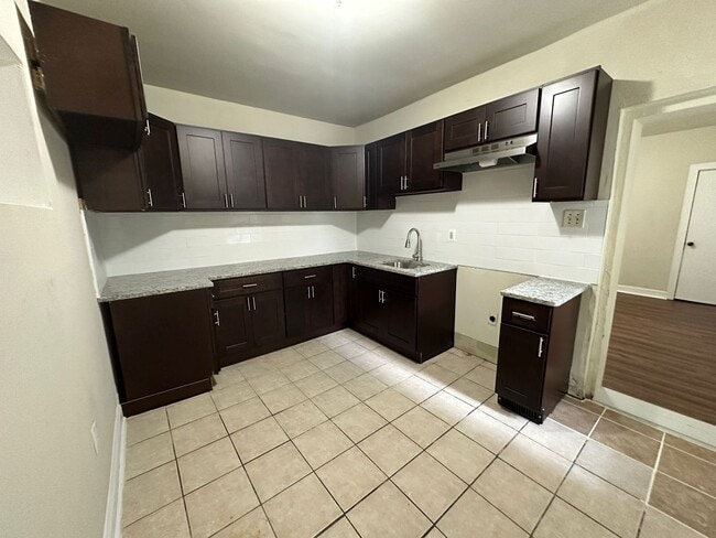 267 E Sharpnack St in Philadelphia, PA - Building Photo - Building Photo