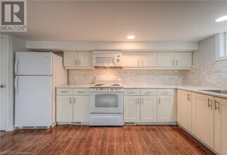 1176 Union St in Kitchener, ON - Building Photo - Building Photo